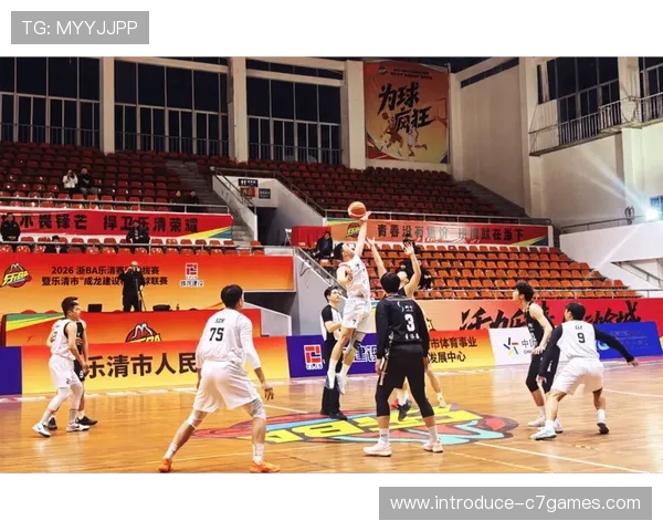 精彩激战！篮球赛场比分更新实时追踪，激烈对决一触即发